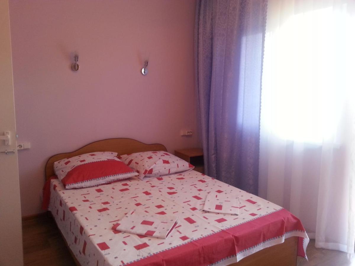 Guest House Yuzhnaya Palmira Pizunda Esterno foto