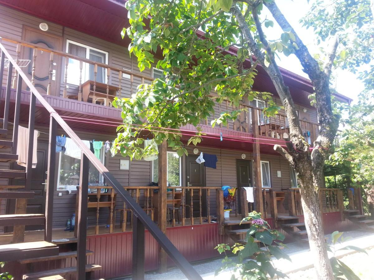 Guest House Yuzhnaya Palmira Pizunda Esterno foto